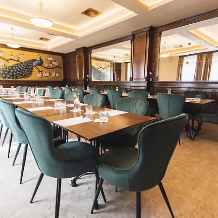 Wellness Pivovar Monopol מלון